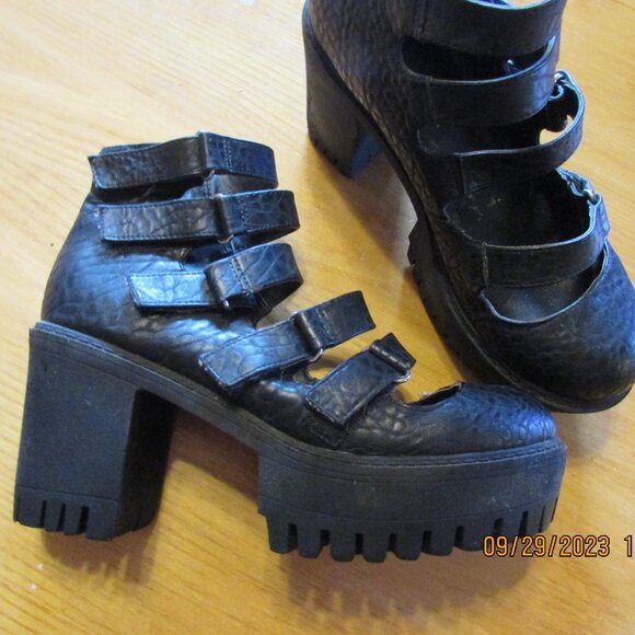Biker-style  velcro closure boot/shoe - Picture 1 of 4